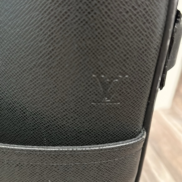 Louis Vuitton Carry On Suitcase - Picture 2 of 16